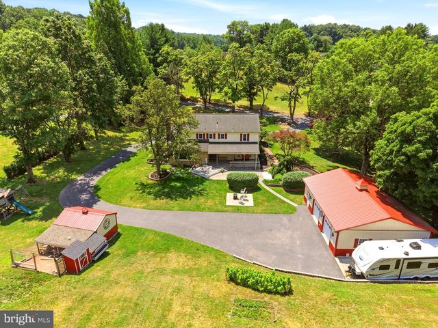 194 MEADOW GLEN LN, Reading, PA 19607