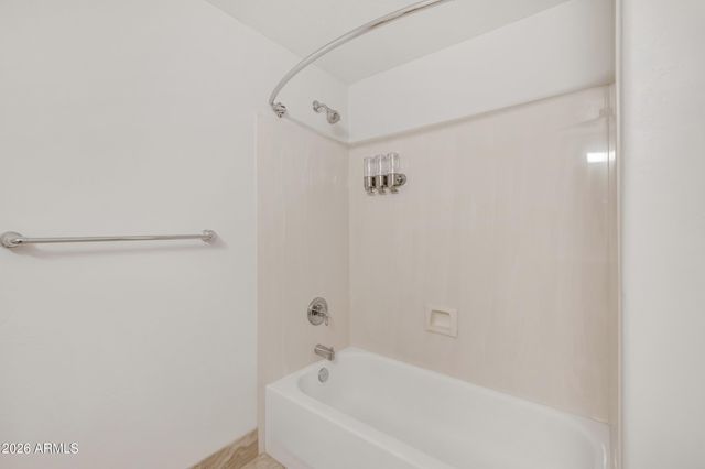 15221 N CLUBGATE Drive 1013, Scottsdale, AZ 85254