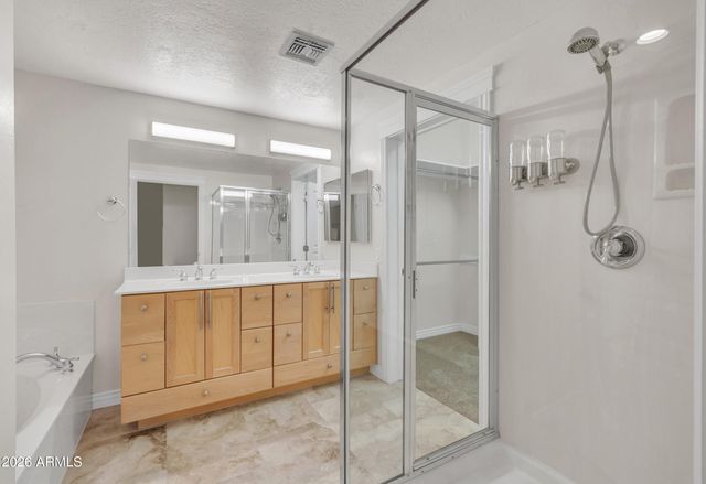 15221 N CLUBGATE Drive 1013, Scottsdale, AZ 85254