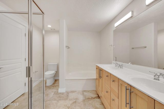 15221 N CLUBGATE Drive 1013, Scottsdale, AZ 85254