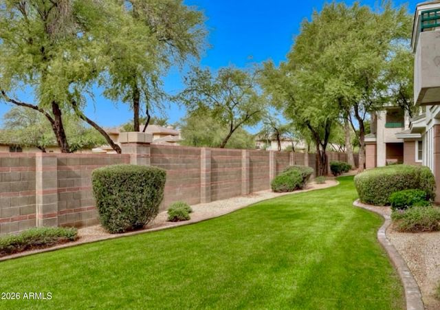15221 N CLUBGATE Drive 1013, Scottsdale, AZ 85254