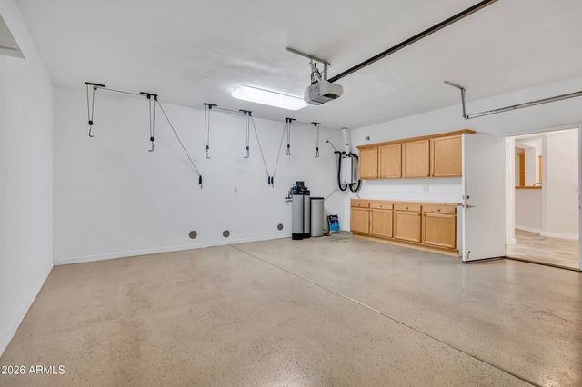 15221 N CLUBGATE Drive 1013, Scottsdale, AZ 85254