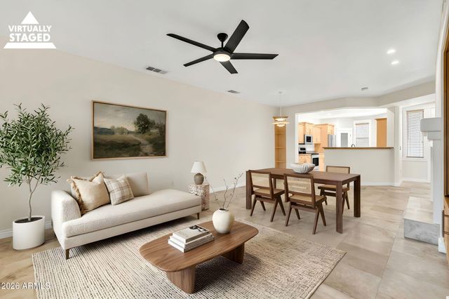 15221 N CLUBGATE Drive 1013, Scottsdale, AZ 85254