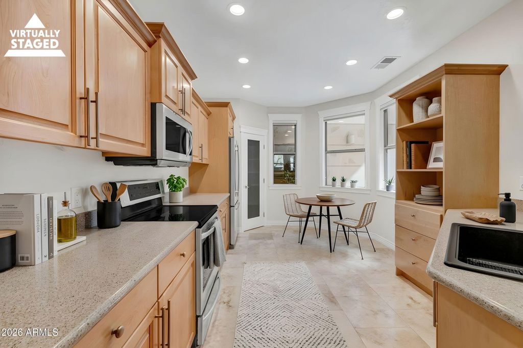 15221 N CLUBGATE Drive 1013, Scottsdale, AZ 85254 — photo 4