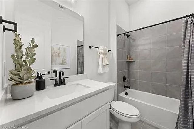 4300 Henderson Avenue, North Richland Hills, TX 76180