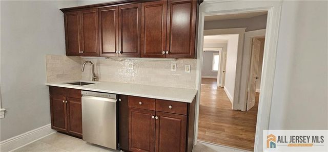 84 W Cherry Street, Rahway, NJ 07065