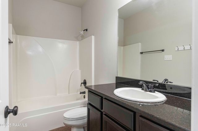 132 Timber Edge Drive, Youngsville, LA 70592