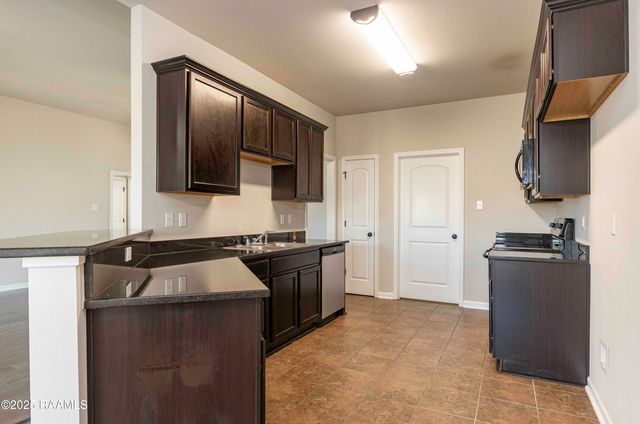 132 Timber Edge Drive, Youngsville, LA 70592