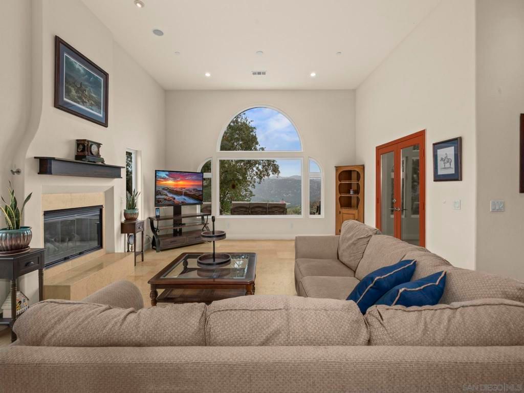 Image 16 of property listing at 17922 Sierra Cielo Ln, Jamul, CA 91935