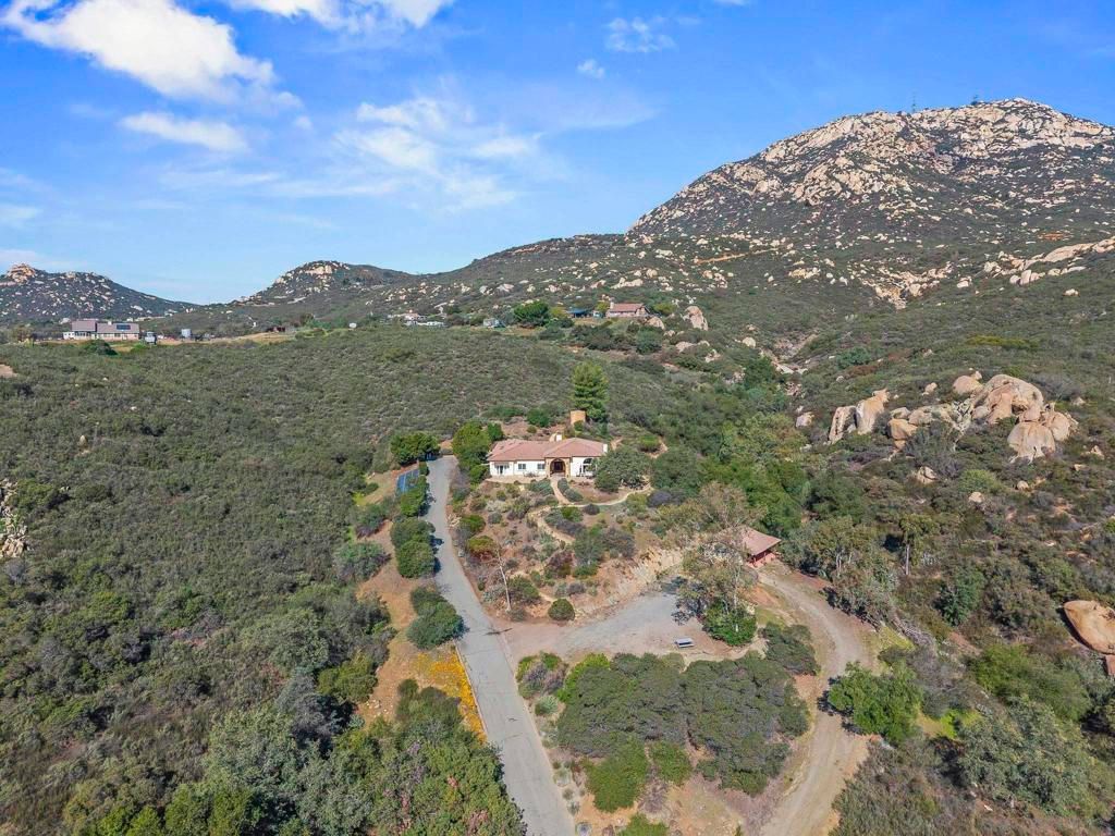 Image 74 of property listing at 17922 Sierra Cielo Ln, Jamul, CA 91935
