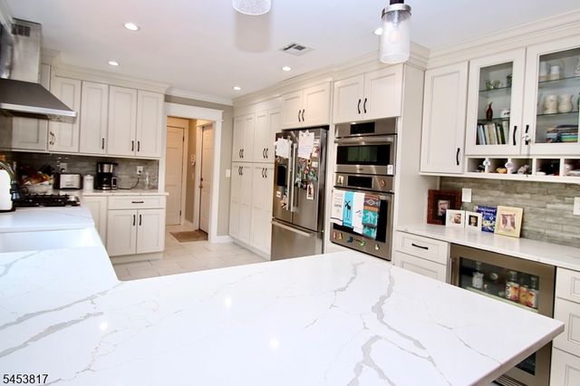 9 Watch Hill Rd, Mahwah Twp., NJ 07430