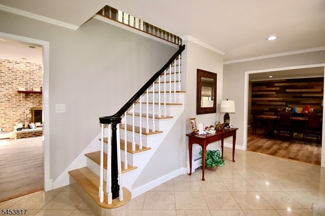9 Watch Hill Rd, Mahwah Twp., NJ 07430