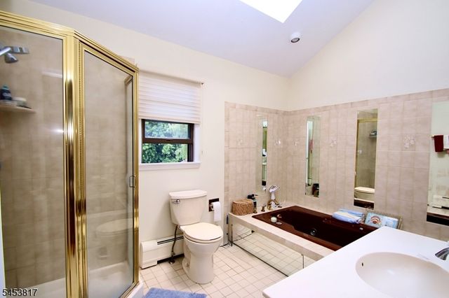 9 Watch Hill Rd, Mahwah Twp., NJ 07430