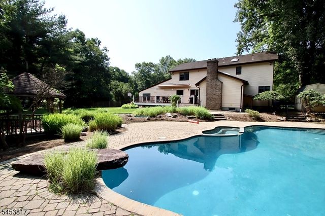 9 Watch Hill Rd, Mahwah Twp., NJ 07430