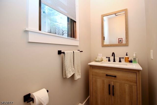 9 Watch Hill Rd, Mahwah Twp., NJ 07430