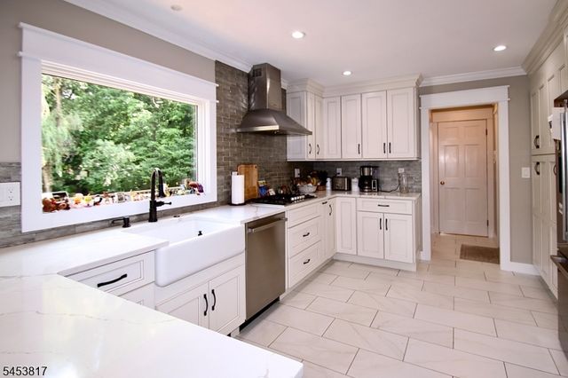 9 Watch Hill Rd, Mahwah Twp., NJ 07430