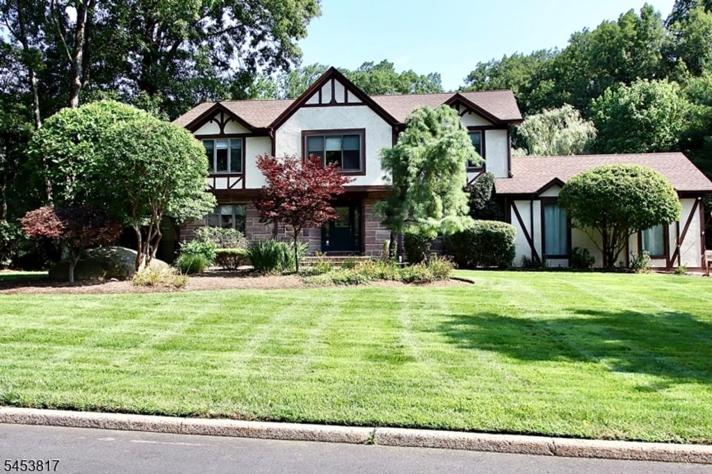 9 Watch Hill Rd, Mahwah Twp., NJ 07430