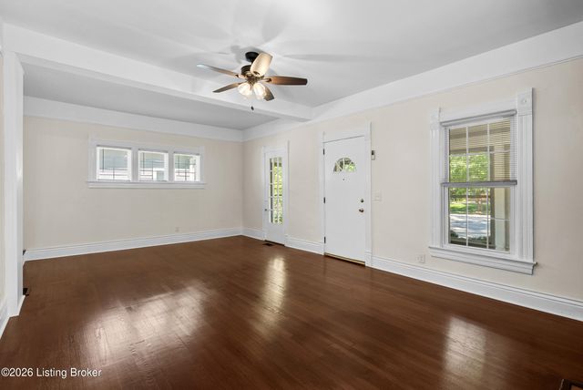 2716 Victor Pl, Louisville, KY 40206