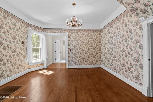 2716 Victor Pl, Louisville, KY 40206