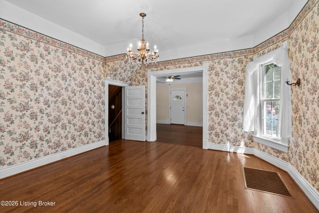 2716 Victor Pl, Louisville, KY 40206