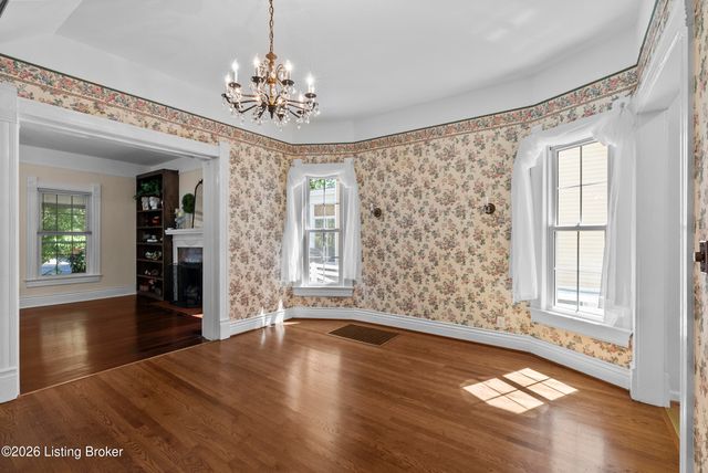 2716 Victor Pl, Louisville, KY 40206