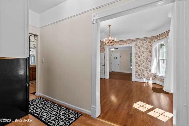 2716 Victor Pl, Louisville, KY 40206