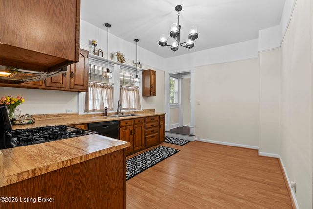 2716 Victor Pl, Louisville, KY 40206