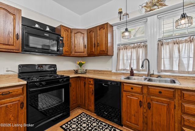 2716 Victor Pl, Louisville, KY 40206