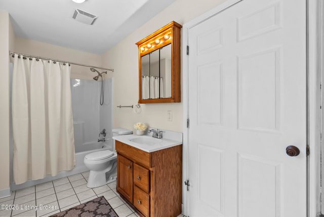 2716 Victor Pl, Louisville, KY 40206
