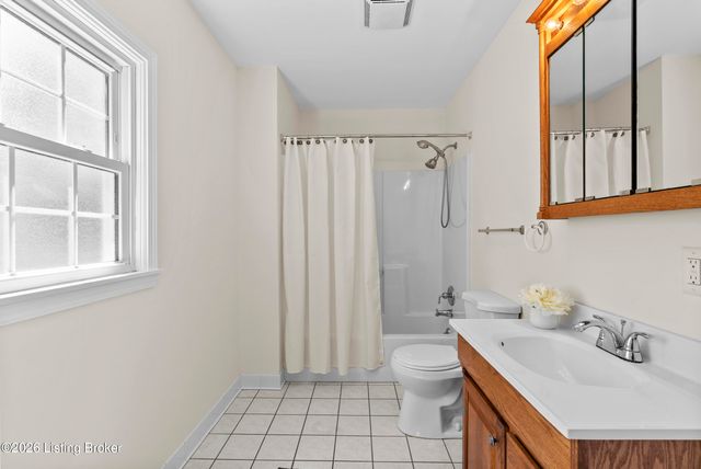 2716 Victor Pl, Louisville, KY 40206