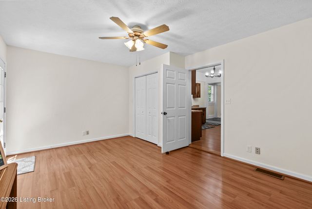 2716 Victor Pl, Louisville, KY 40206