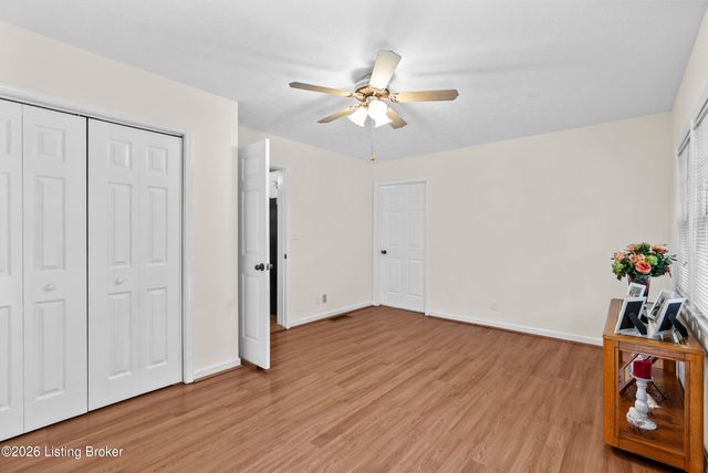 2716 Victor Pl, Louisville, KY 40206
