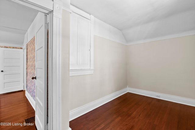 2716 Victor Pl, Louisville, KY 40206