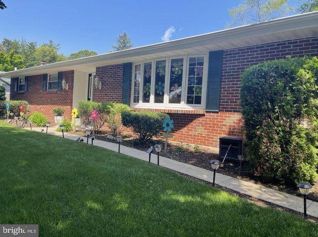 11 BRYN MAWR AVE, Pottsville, PA 17901