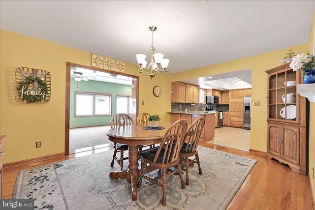 11 BRYN MAWR AVE, Pottsville, PA 17901