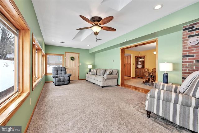 11 BRYN MAWR AVE, Pottsville, PA 17901