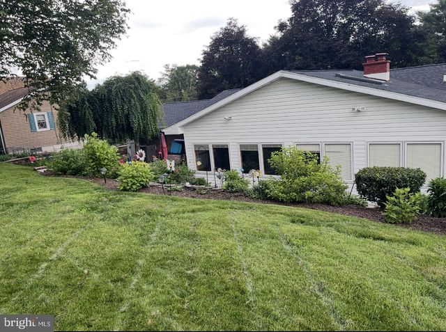 11 BRYN MAWR AVE, Pottsville, PA 17901