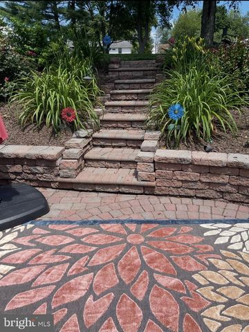 11 BRYN MAWR AVE, Pottsville, PA 17901