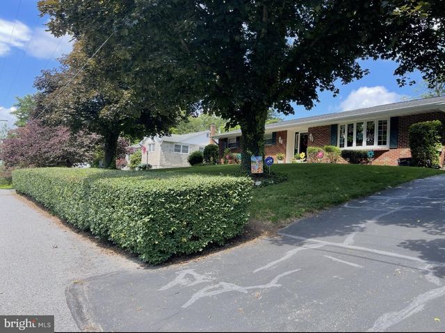 11 BRYN MAWR AVE, Pottsville, PA 17901