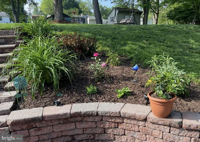 11 BRYN MAWR AVE, Pottsville, PA 17901