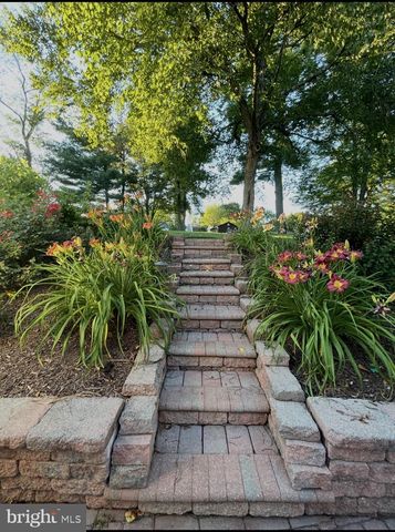 11 BRYN MAWR AVE, Pottsville, PA 17901