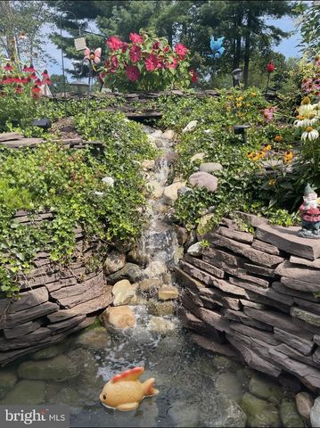 11 BRYN MAWR AVE, Pottsville, PA 17901