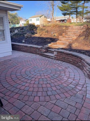 11 BRYN MAWR AVE, Pottsville, PA 17901