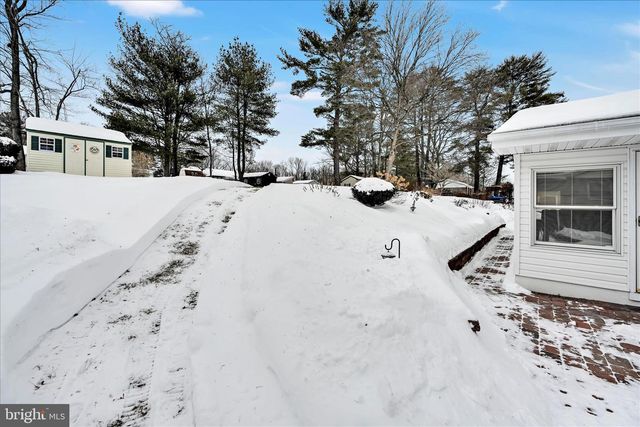 11 BRYN MAWR AVE, Pottsville, PA 17901