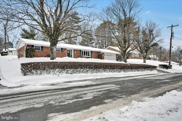 11 BRYN MAWR AVE, Pottsville, PA 17901