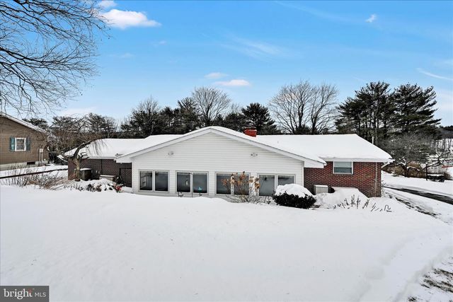 11 BRYN MAWR AVE, Pottsville, PA 17901