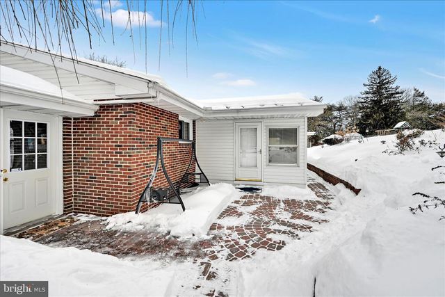 11 BRYN MAWR AVE, Pottsville, PA 17901