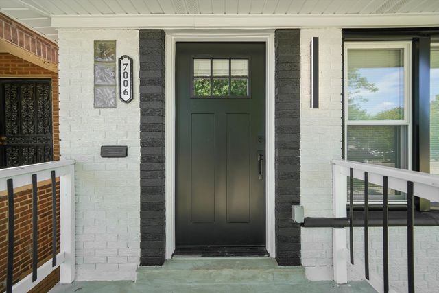 7006 S Bell Avenue, Chicago, IL 60636