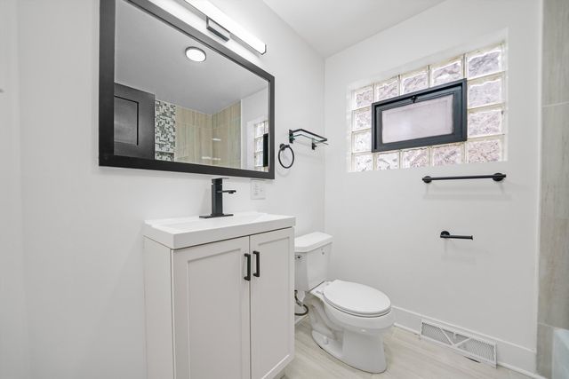 7006 S Bell Avenue, Chicago, IL 60636