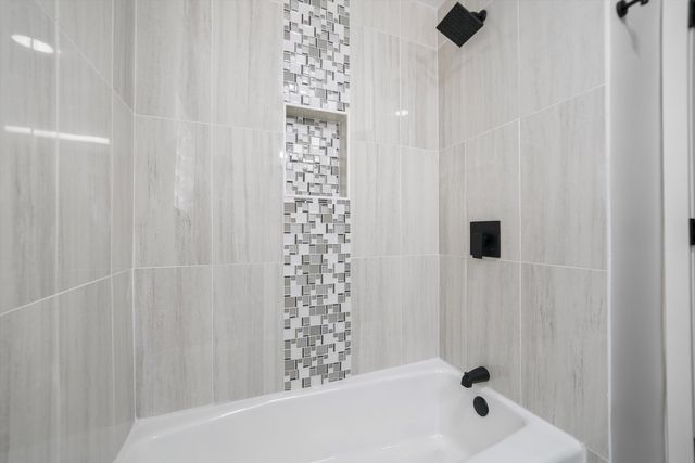 7006 S Bell Avenue, Chicago, IL 60636